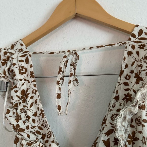 Old Navy Floral Flutter Sleeve V-Neck Tiered Peasant Top Cream Brown Size L - Picture 10 of 14